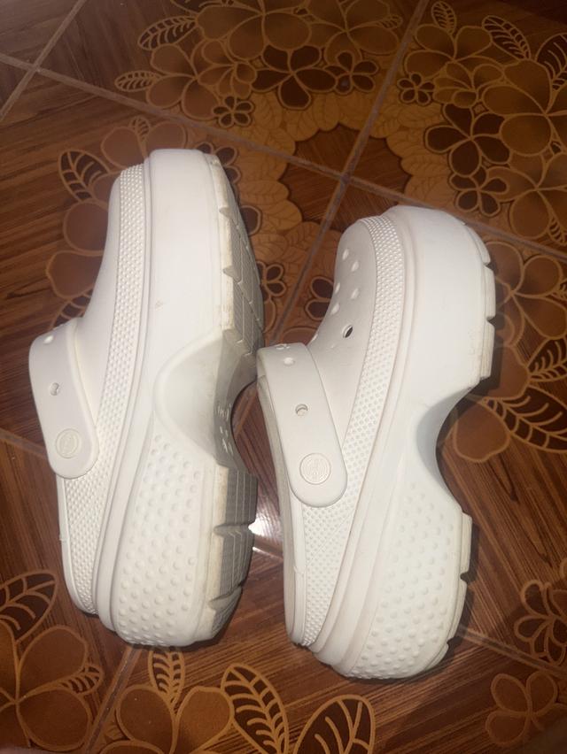 รองเท้าcrocs ส้นสูงขนาด41-42 รูปที่ 3