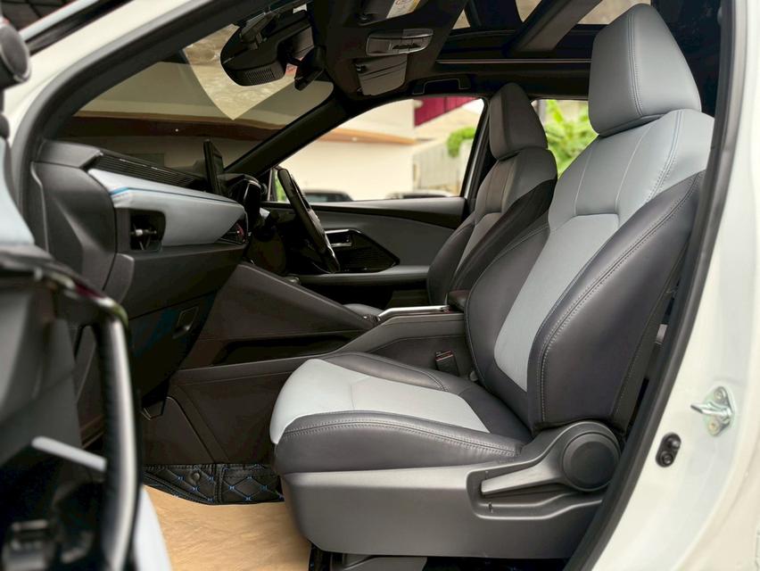 TOYOTA YARIS CROSS 1.5 HEV PREMIUM LUXURY 2024   11