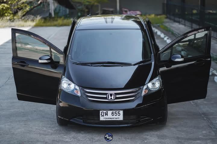 Honda Freed สวยดำเข้ม 1