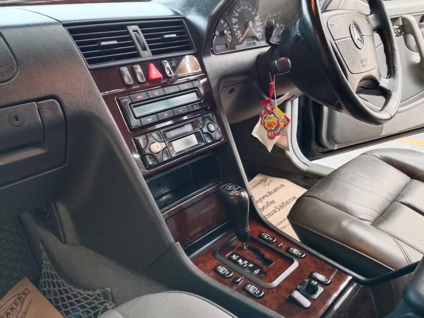 รถยนต์มือสองรถเบนซ์มือสอง รูปที่ 9