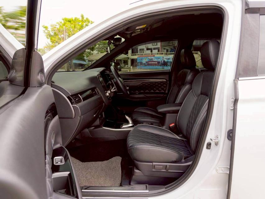 Mitsubishi Outlander Phev 2.4 GT Premium 4wd ปี 2021 11