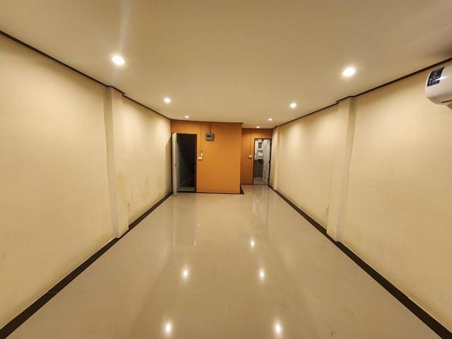 ติดตลาด เปิดซิง MRT รัชดาภิเษก 2.1กม. ลาดพร้าว 60-64 เดินถึง MRTโชคชัย 4 299ม. 6-8นอน 4ชั้น 6น้ำ 6แอร์ Hostel Airbnb ตรง 4