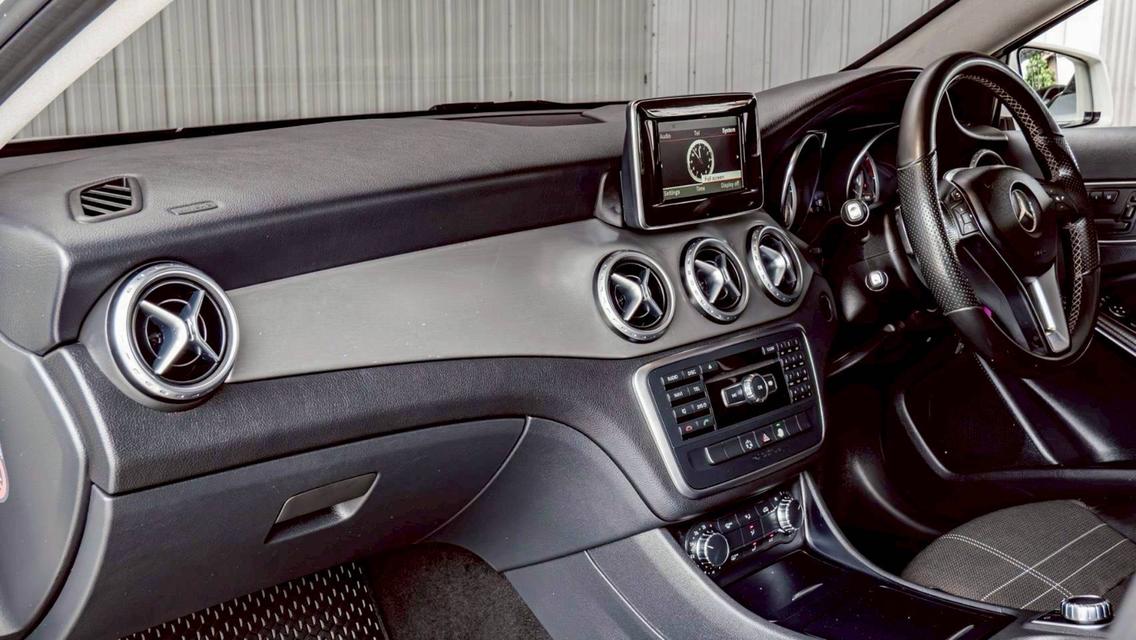 BENZ GLA-CLASS, 200 ปี 2015 รูปที่ 9