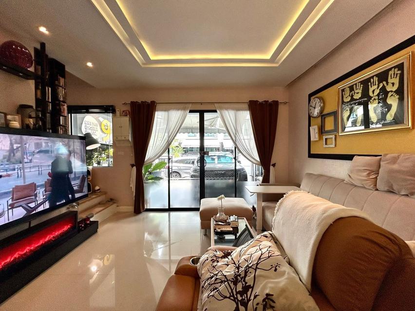 ขายทาวน์โฮม/โฮมออฟฟิศ 3 ชั้น | บ้านกลางเมือง พระราม 9 - รามคำแหง ทำเลใจกลางเมือง เดินทางสะดวก เลียบด่วน ฉลองรัช ใกล้ ม.รามคำแหง Baan Klang Muang Rama 8