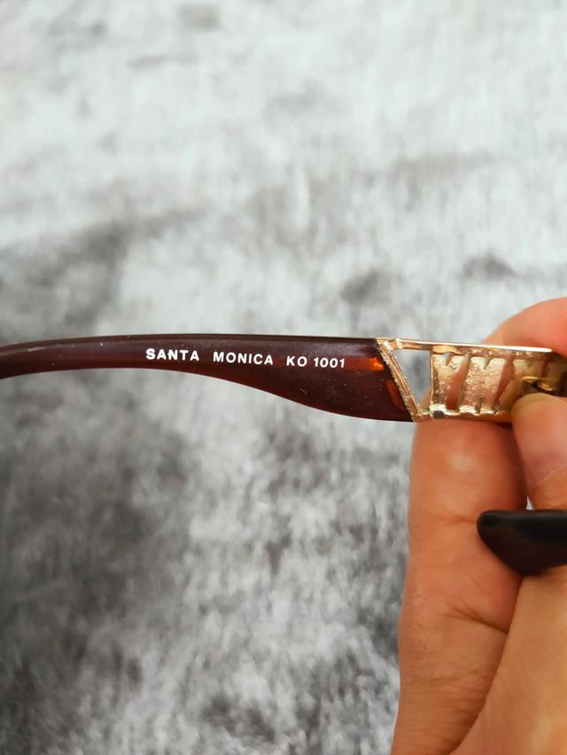 แว่นกันแดดSanta monica made in japan ขนาด 14 cm ตัวกรอบและขามีร่องรอยการใช้งานเลนส์ยังสวย 350บาท 6