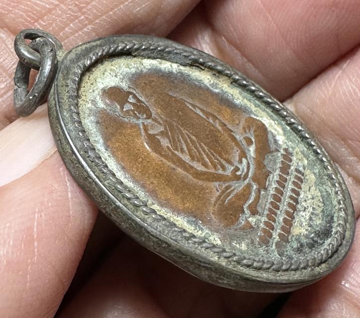 เหรียญล.พ.เดิม เลี่ยมจับขอบเงิน 5