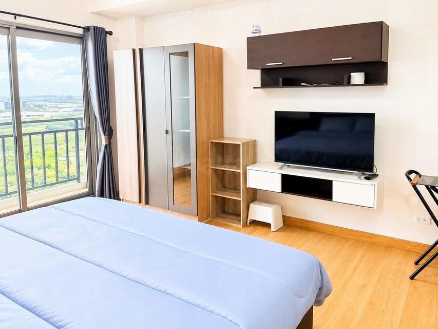 For Rent — Condo at Supalai Mare Pattaya, ThepprasitCondo for yearly rent at Supalai Mare Pattaya. High-floor unit on the 32nd floor, fully furnished 2