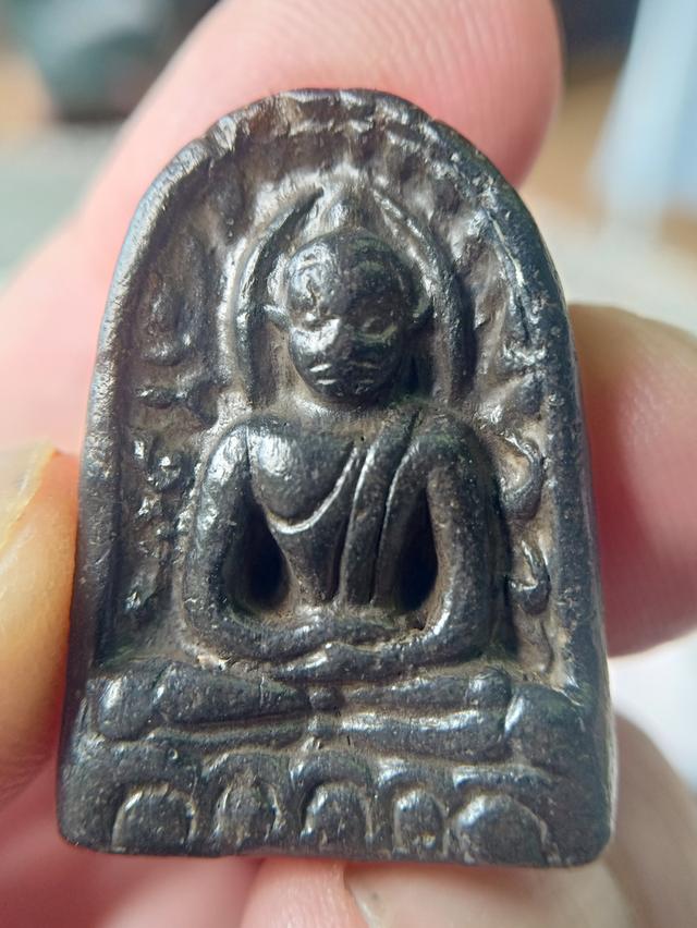 พระซุ้มกอสองหน้าพิมพ์ใหญ่มีกนก