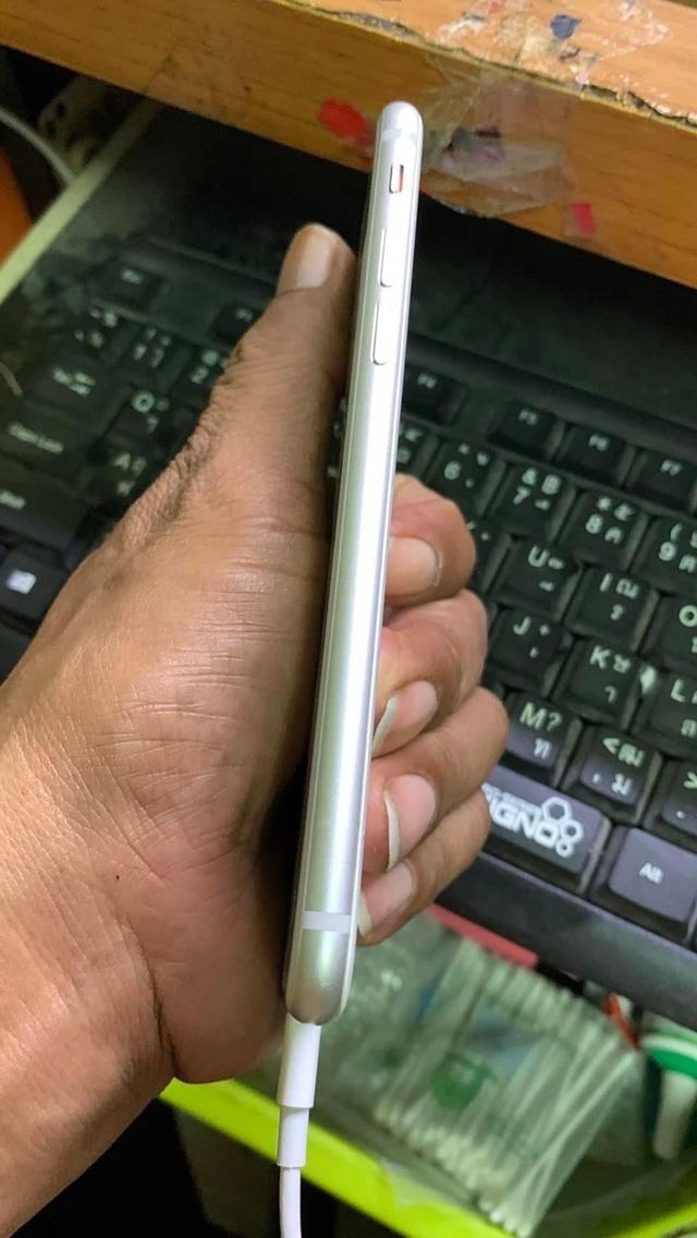 ไอโฟน 8สีขาว 3