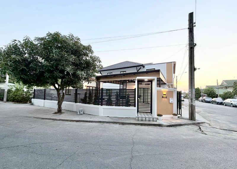 หมู่บ้านพฤกษา14A วัดลาดปลาดุก บ้านแฝด 2 ชั้น หลังมุมติดสวนสาธารณะ ตกแต่งใหม่พร้อมอยู่ เหมาะสำหรับครอบครัวใหญ่ และผู้ที่ต้องการพื้นที่ใช้สอยเยอะ 2