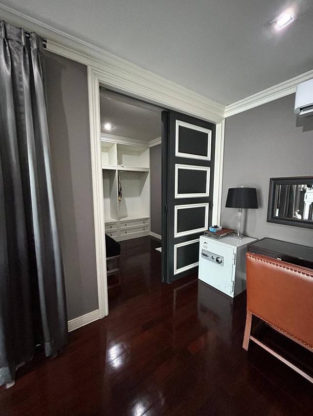 Sale  Narasiri Topiary Navamin  380 sqms. 4 bedrooms 6 bathrooms Fully furnished Sale 17 M.baht Tel : 085-1210072 12