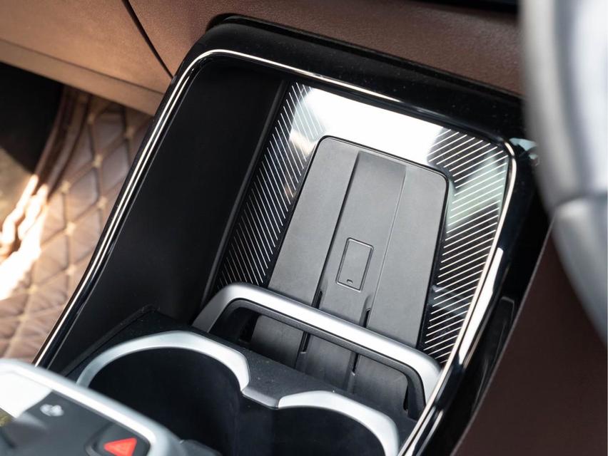 รหัสรถ 12AT3612 BMW X1 1.5 xDrive30e M Sport ( Plug-in Hybrid ) | ปีจดทะเบียน : 2023 11