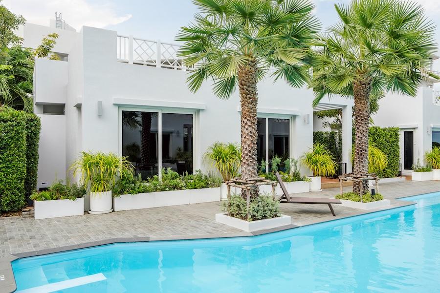 The Delfini Hua Hin – รีสอร์ตริมทะเลหัวหิน ใกล้เมือง พร้อมวิลล่าสุดพิเศษ สระว่ายน้ำ 2 Bedroom Poolside king