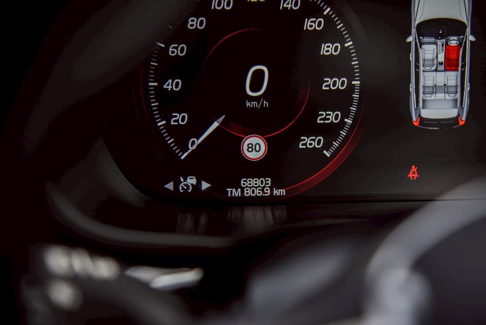 VOLVO XC60 D4 MOMENTUM AWD AT 2018 ไมล์ 68,xxx km. !!! โทร.0922639576 เอ๋