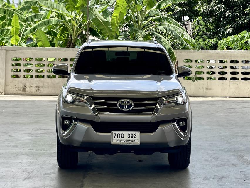 2018 TOYOTA FORTUNER 2.4 V 4WD สีเทา ไมล์ 147768 กม. 