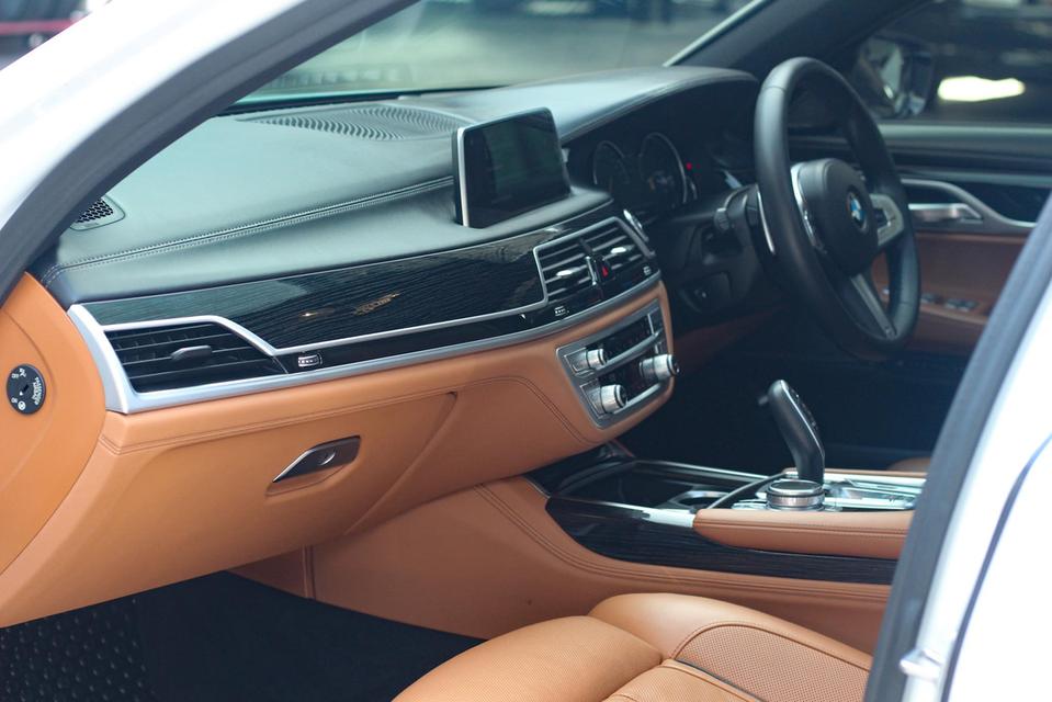 รถเข้าใหม่! BMW 730Ld (G12) M-Sport ปี 2018 สีขาว สุดหรูหรา 8