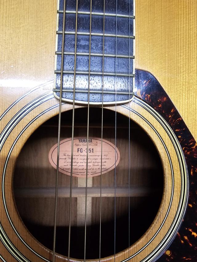 กีต้าร์โปร่ง yamaha fg351 3
