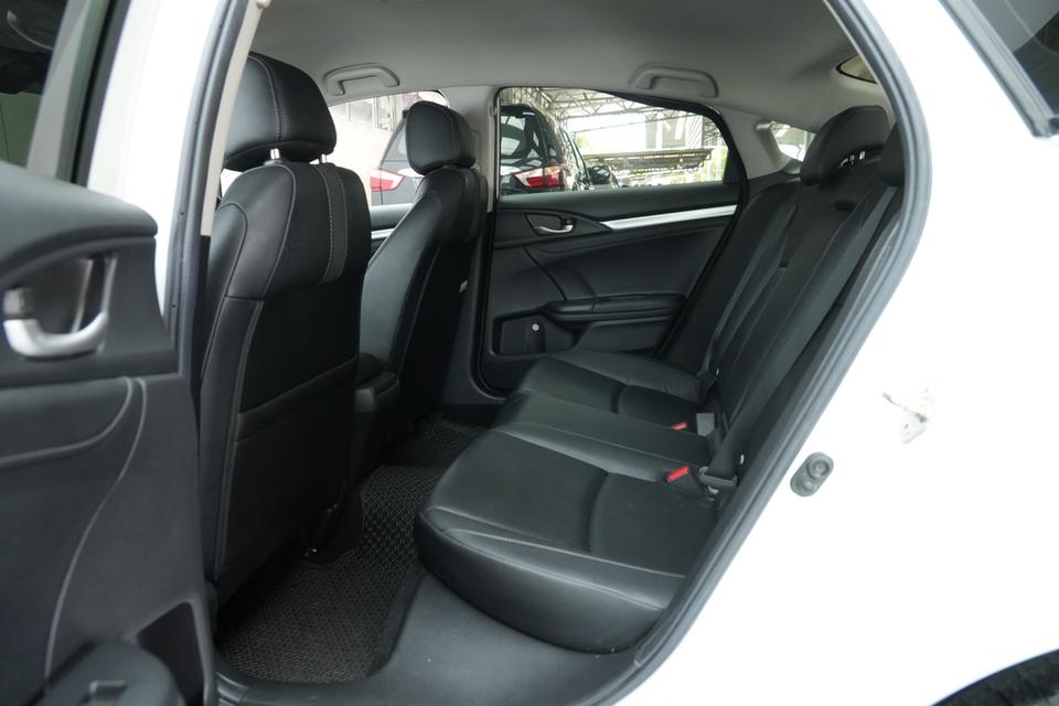2021 HONDA CIVIC FC 1.8 EL i-VTEC สีขาว เลขไมล์ 115893 กม.  15
