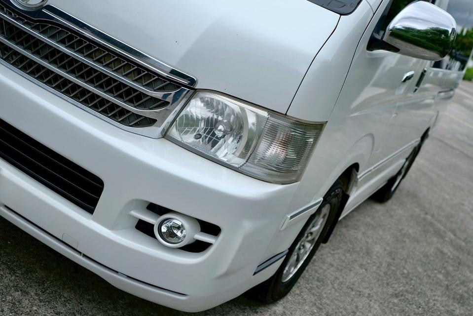 TOYOTA VENTURY 2.7 AUTO ไมล์ 2 แสน 5