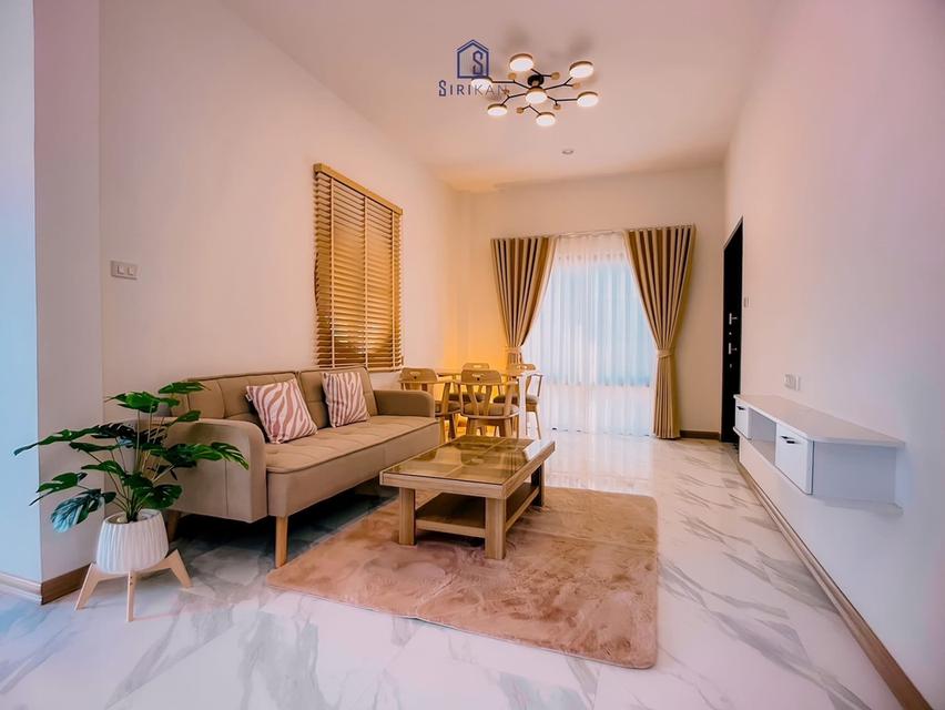 📌 บ้านสิริกาญจน์ บ้านที่เหมาะกับการพักผ่อนหลังเลิกงาน รายล้อมด้วยธรรมชาติ ทุ่งนาสีเขียว ✅เฟอร์นิเจอครบพร้อมอยู่  ✅บ้านชั้นเดียว ที่ดิน 100 ตร.ว.  ❌ร 5