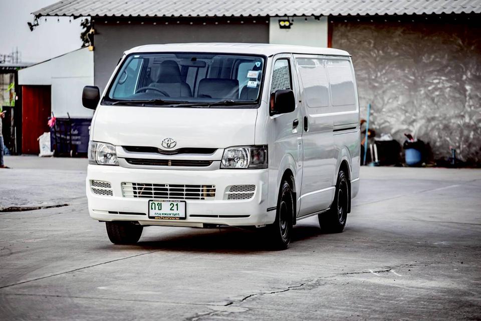 Toyota Hiace 2.5 ดีเซล M/T โม่งน้อย ปี 2007 สีขาว 2
