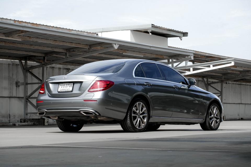 Mercedes-Benz E350e AVANTGARDE ปี 2019ไมล์ 73,xxx km.มาในราคาเพียง 739,000 บาท รูปที่ 6