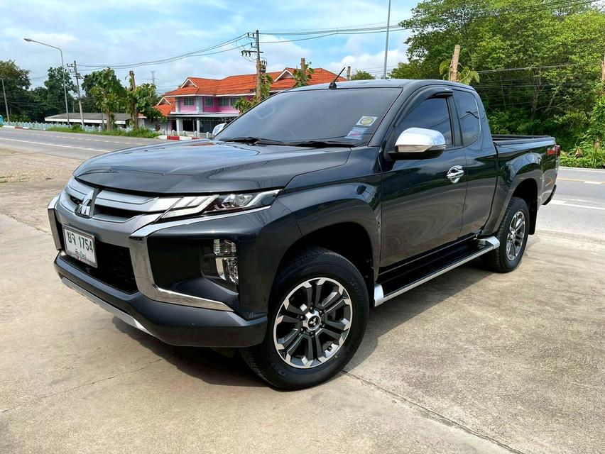 Mitsubishi Triton Plus 2.4  M/T ท๊อป ปี62 (2019)