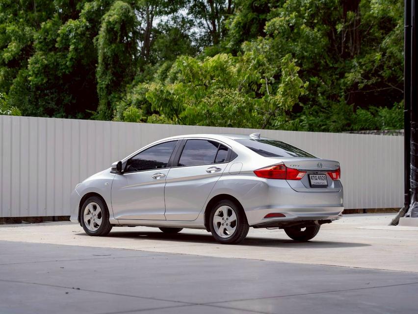 HONDA CITY 1.5V ปี 2015 รับประกันเครื่องเกียร์ 3 ปีหลังการขาย
