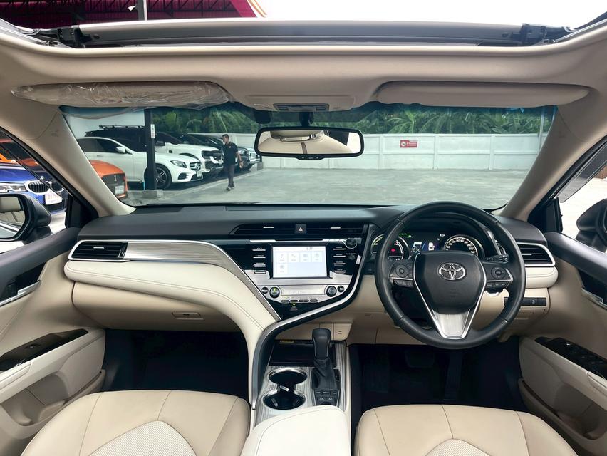 Toyota Camry 2.5Hybrid ปี19 10