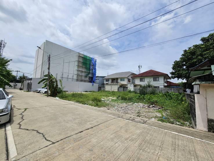 ขายที่ดิน ซอยติวานนท์24 แยก11 ถมแล้วบางส่วน  ใกล้สถานีรถไฟฟ้าแคราย 6