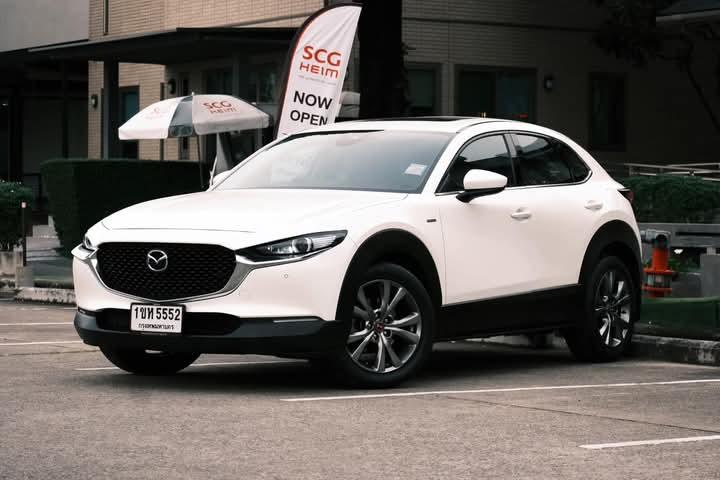 Mazda CX-30 สีขาว 2