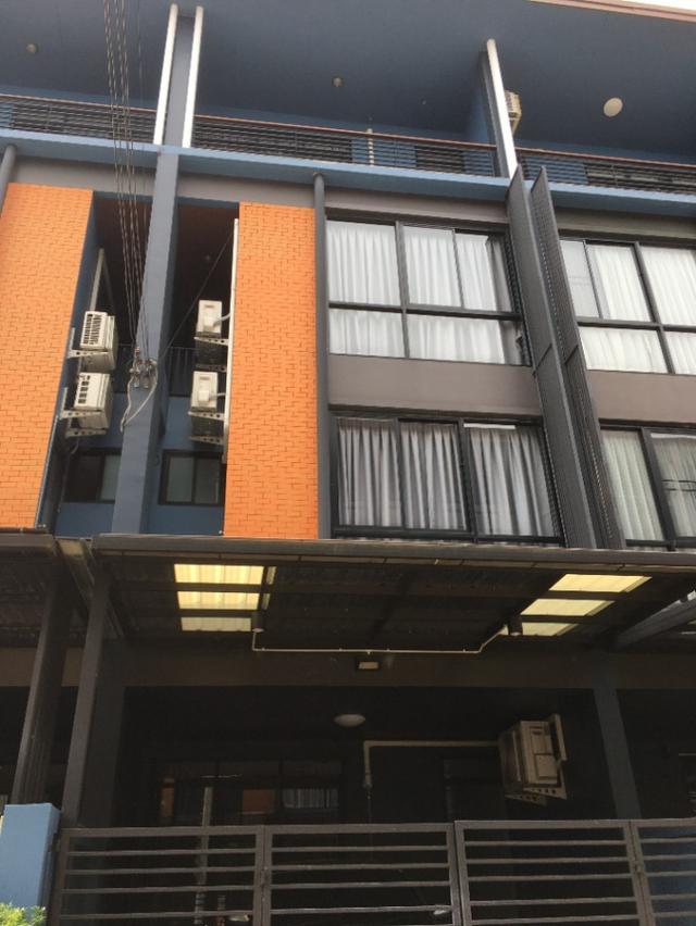 ให้เช่าทาวน์โฮม 3.5 ชั้น พร้อมเฟอร์นิเจอร์ โครงการ Haus35 แจ้งวัฒนะ 1