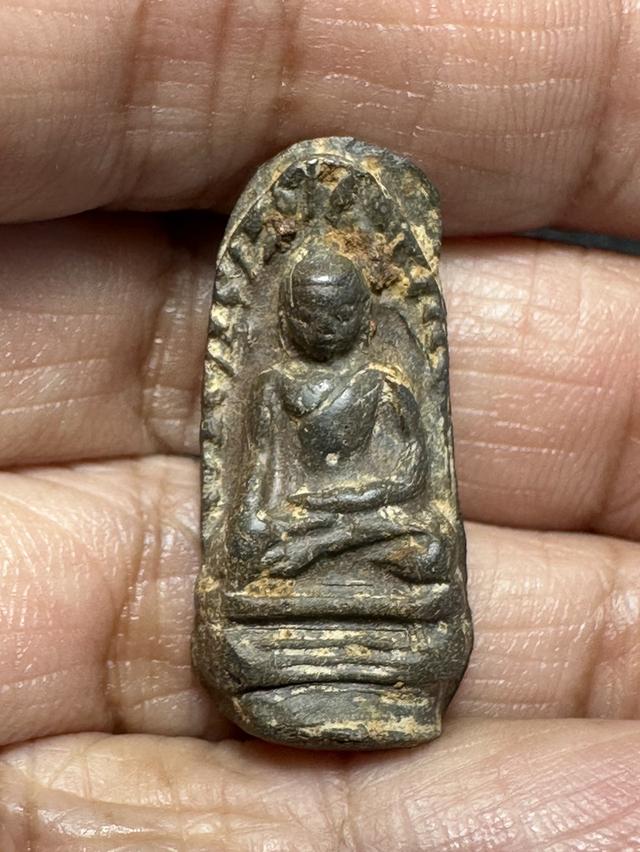 พระรอดลำพูน พิมพ์ใหญ่ เนื้อเขียวหินครก