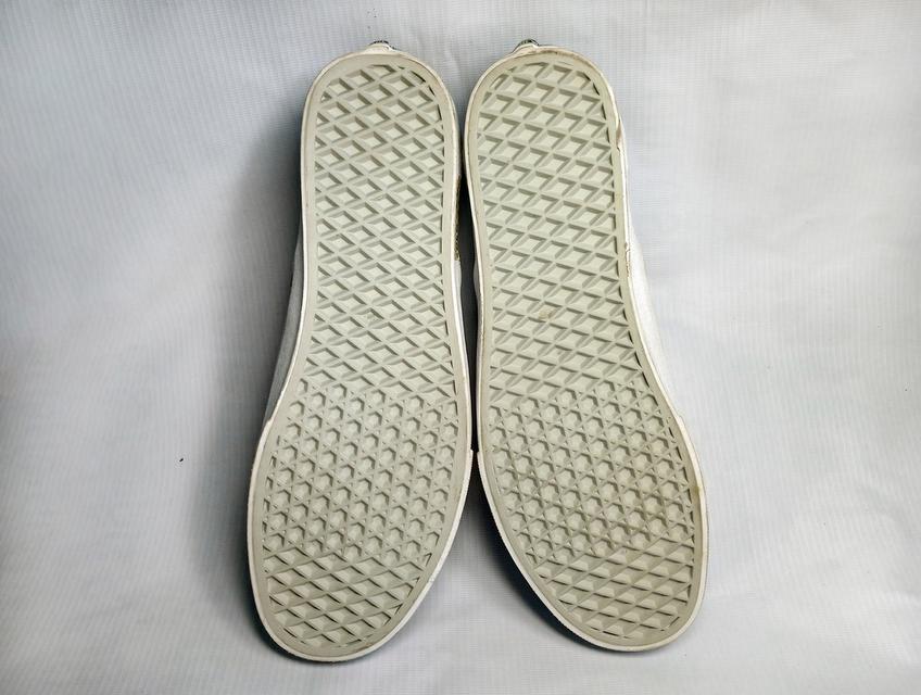 VANS ผ้าใบแบบสวม มือสอง สภาพเหมือนใหม่ จัดส่งฟรี! เก็บปลายทาง
