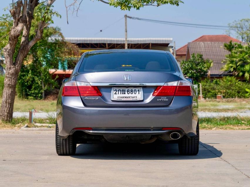 HONDA Accord 2.4 Tech Sunroof TOP 2013 รถสวยน่าใช้ คุ้มๆเกินราคาแน่นอนครับ 5