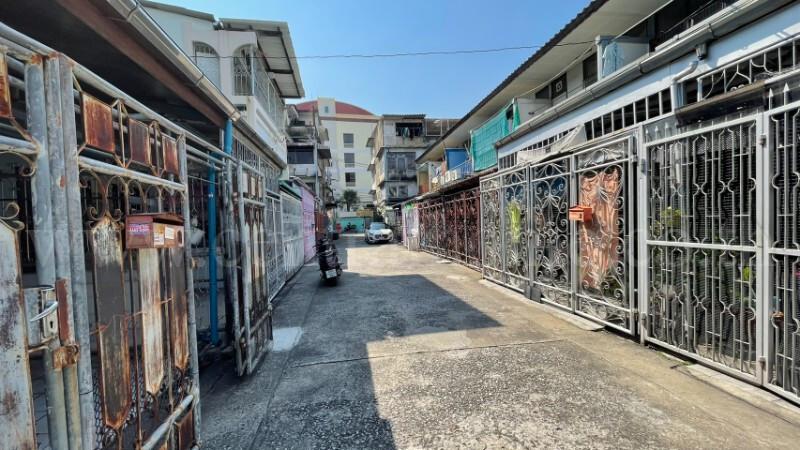 ทาวน์เฮ้าส์ ซอยจรัญสนิทวงศ์ 25 ทำเลดี อยู่ต้นซอย ติดถนนจรัญสนิทวงศ์ 5