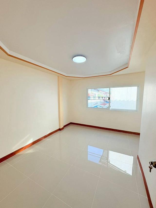 💛หมู่บ้านพร้อมจิตร บางใหญ่ 💛ทาวน์เฮาส์ 2 ชั้น  ถนนเมน โครงการมีระบบรักษาความปลอดภัยเข้า-ออกใช้คีย์การ์ด. ด้านหลังติดทุ่งนารับลมเย็นๆ 14