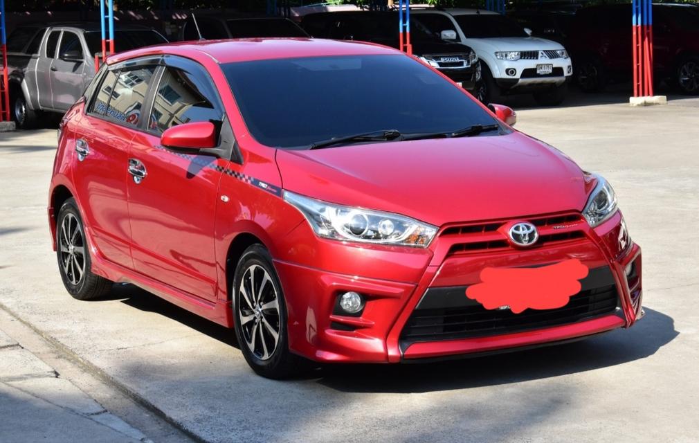 Toyota raris 1.2 trd สีแดง 2015 2