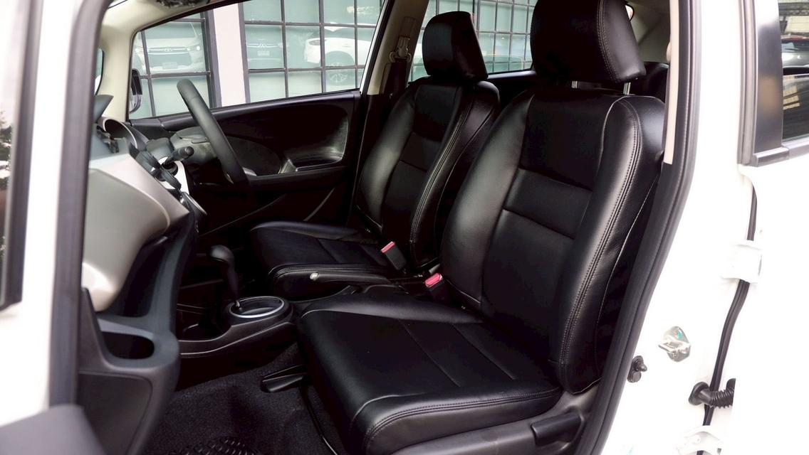 รหัสรถ KN2366 HONDA JAZZ GE HYBRID  12