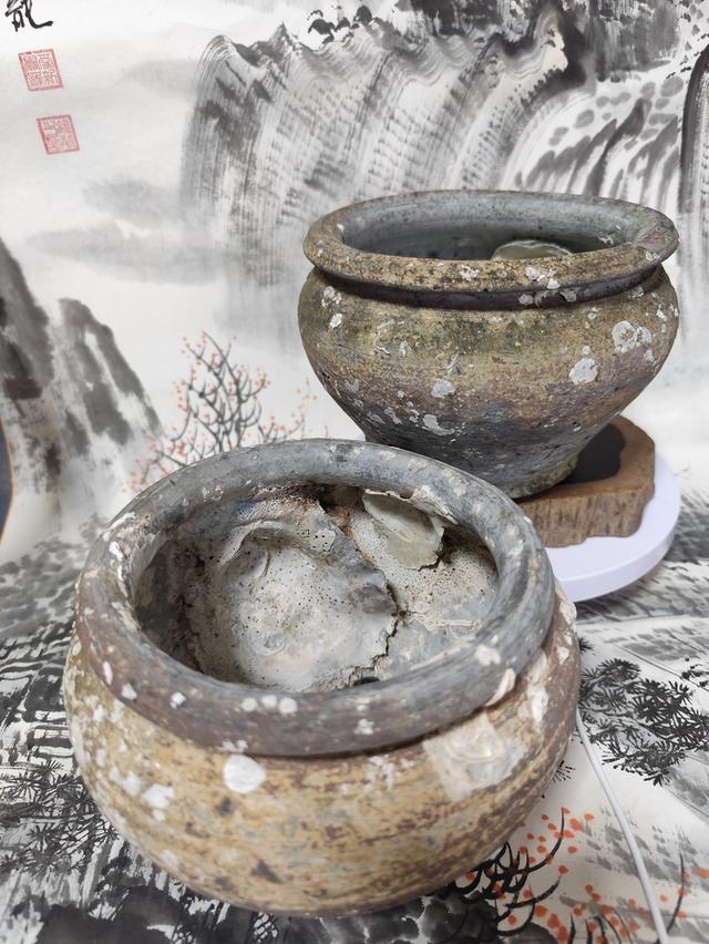 Rare Find✨ กระโถนคู่ จากแหล่งเตาแม่น้ำน้อย จังหวัดสิงห์บุรี ค้นพบที่เรือจมเกาะคราม อ.สัตหีบ จ.ชลบุรี ปี2517 ขนาดปากกว้าง6" สูง5" อายุ700ปี