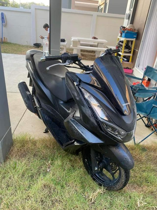 Honda pcx สีดำ 2