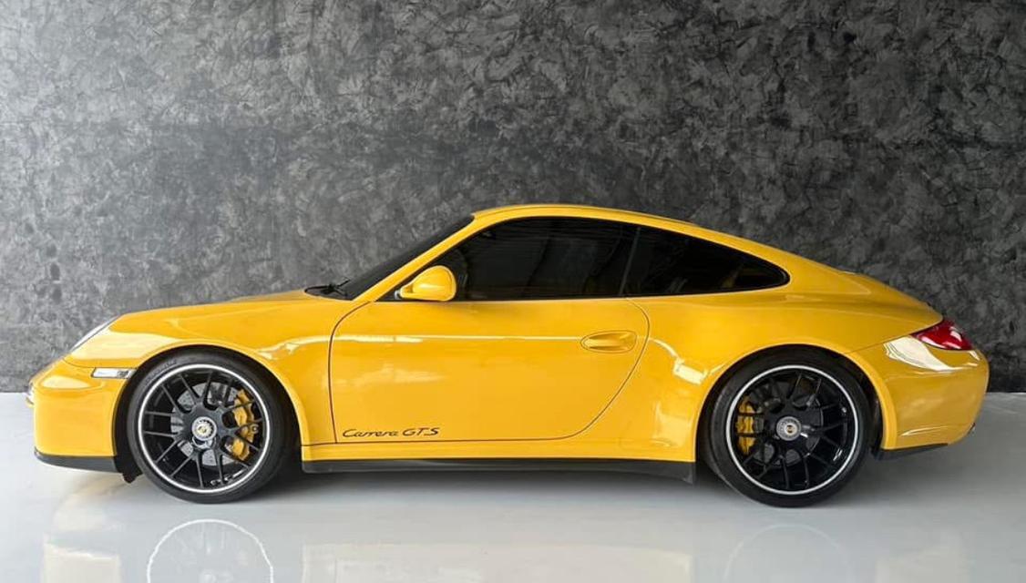 Porsche 997 Carrera สีเหลือง 2