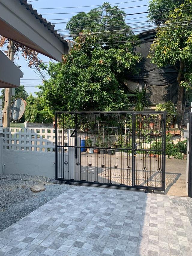 💸 บ้านแฝดรีโนเวทใหม่ทั้งหลัง ราคานี้คุ้มมาก! ลดจริง 300,000 บาท 6