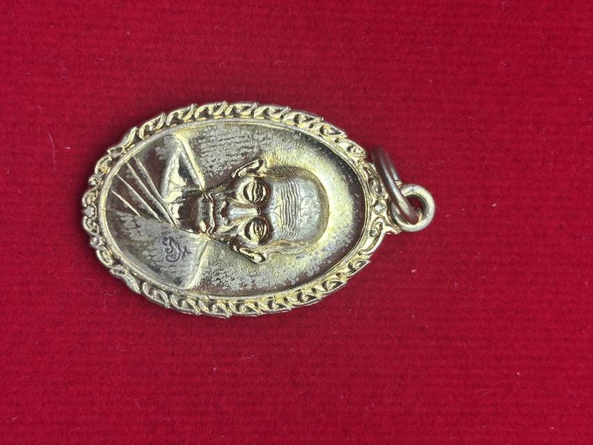 หลวงพ่อรวย รุ่นรวยรวยเฮงเฮง