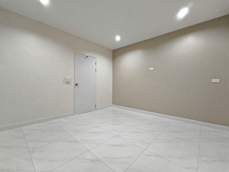 หมู่บ้านพฤกษา21 บางใหญ่ คลองถนนบ้านแฝด 2 ชั้น ตกแต่งใหม่ เหมาะแก่การพักผ่อน มีพื้นที่ด้านข้าง ตกแต่งไม่ซ้ำใคร 15