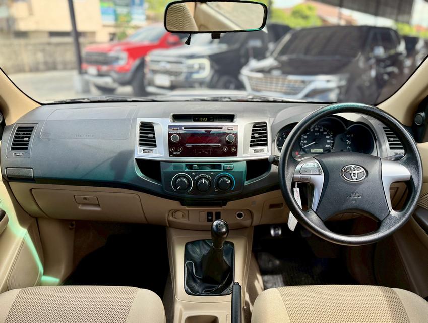 TOYOTA HILUX VIGO 2.5 E 2014 8