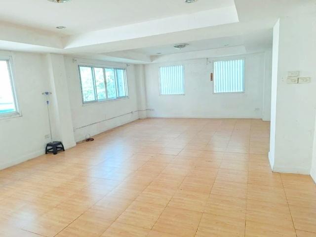 ม.มหิดล ศาลายา 2.5 กม. 10 นอน เดอะศาลายา เลเชอร์ ปาร์ค 750 ม.ให้เช่าอาคารพาณิชย์ 4 ชั้น 2 คูหาตีทะลุกัน 42 ตร.วา. 670 ตร 4