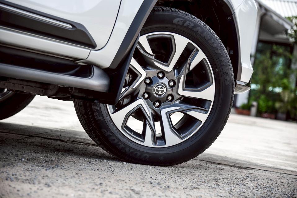 รหัสรถ CBL612 TOYOTA FORTUNER 2.4 Legender 2WD AT 2023 8