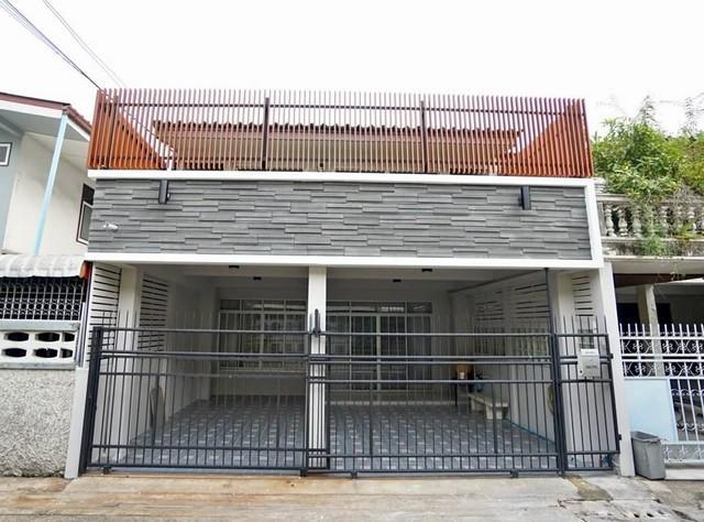 ให้เช่าทาวน์โฮม 3 ชั้น หมู่บ้านอยู่เจริญ รัชดาภิเษก ซอย 3 ใกล้ MRT พระราม 9 รีโนเวทมาใหม่ 1