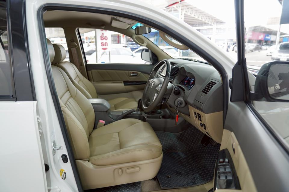 TOYOTA FORTUNER 3.0 V 4WD AT  (ปี 2011)  11